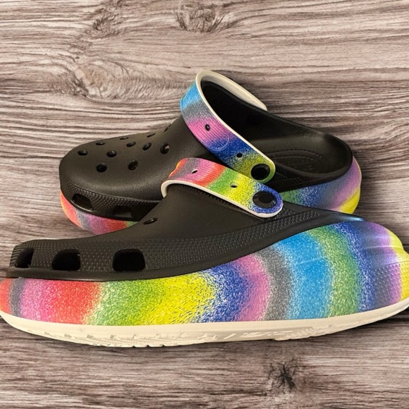 CROCS PLATFORM BLACK/RAINBOW CLOGS - Picture 3 of 10